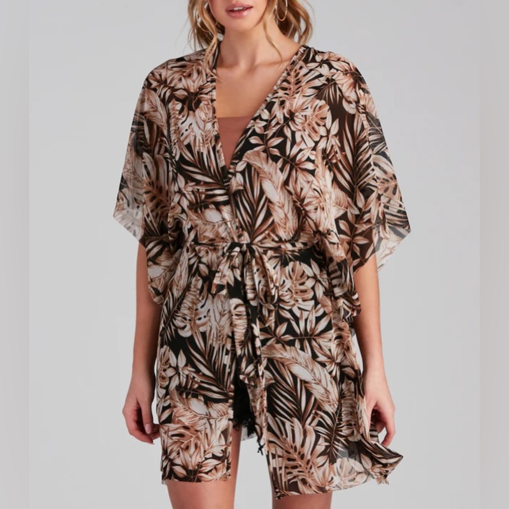 Windsor “ Ready For My Vacay Mesh Kimono “ - Picture 2 of 3